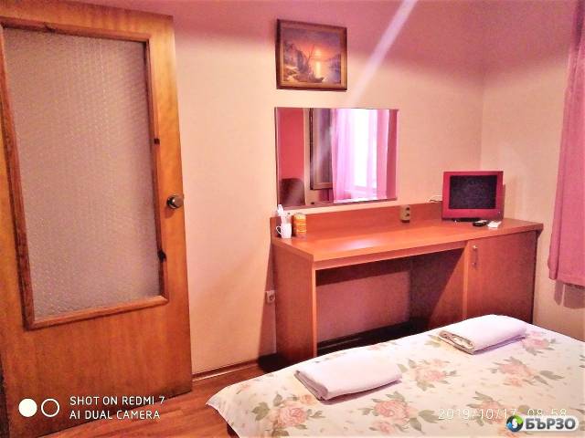 Единична стая за нощувки Варна с отделен вход, собствена баня/WC, климатик, TV, Wi-Fi