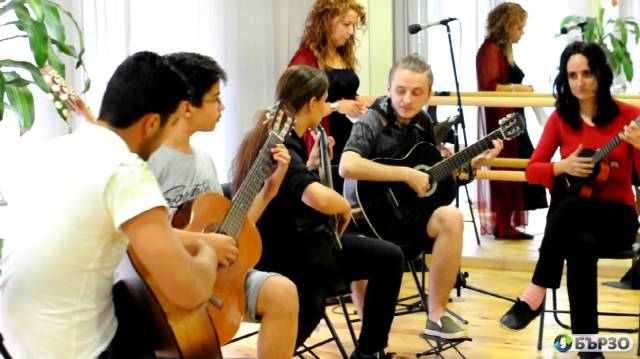 Уроци по китара Пловдив - учител по китара, музикална школа