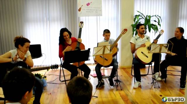 Уроци по китара Пловдив - учител по китара, музикална школа