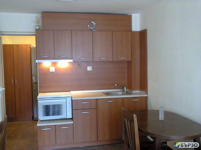 Davam pod naem obzavedena parterna boksoniera 280 Evro