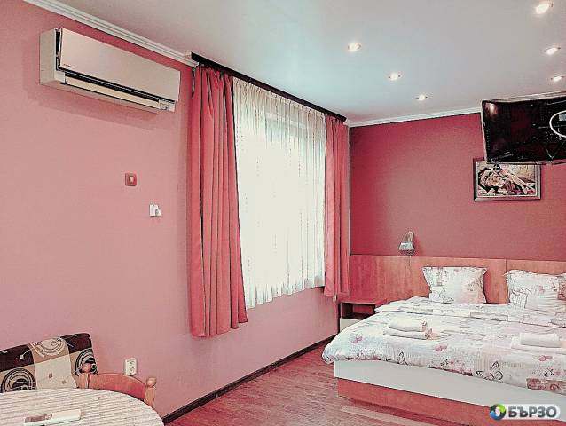 Почивки на Морето във Варна - Стаи, студио - всяка с баня/WC, климатик, тераса